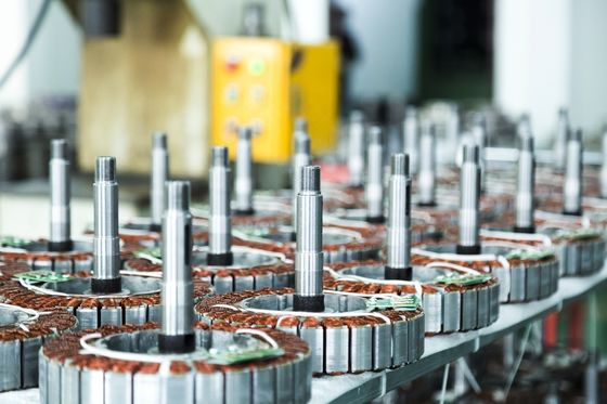 Motore di ventole a soffitto AC DC BLDC senza spazzole per il livello di rumore di 40 dB nello stabilimento di produzione